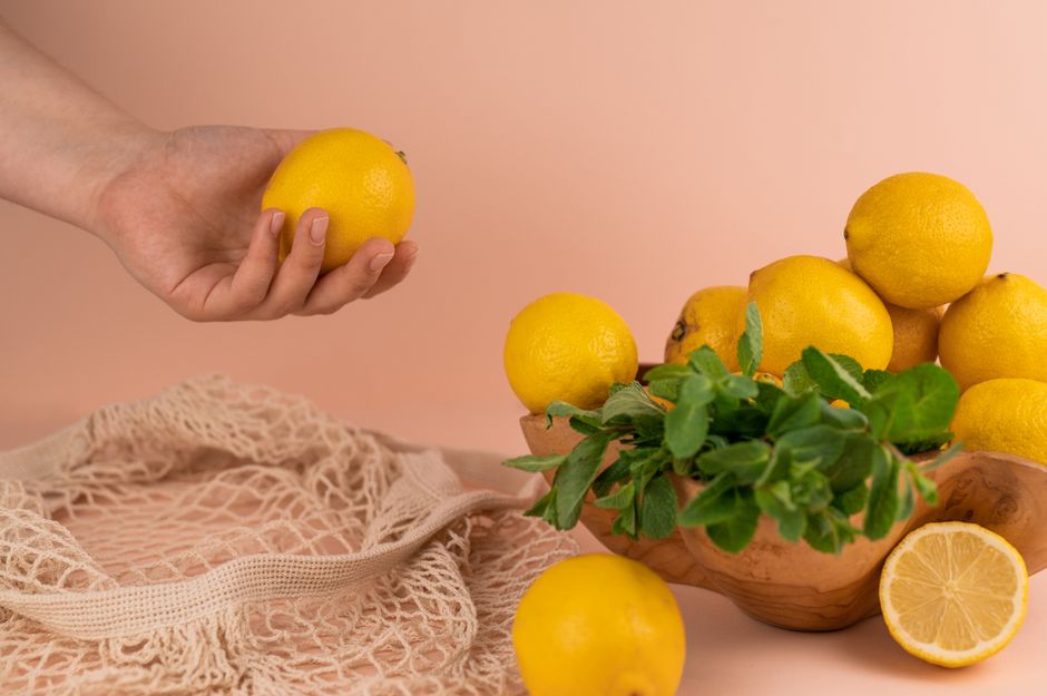 Les Bienfaits du Jus de Citron dans la Prise en Charge de la Rectocolite H&eacute;morragique